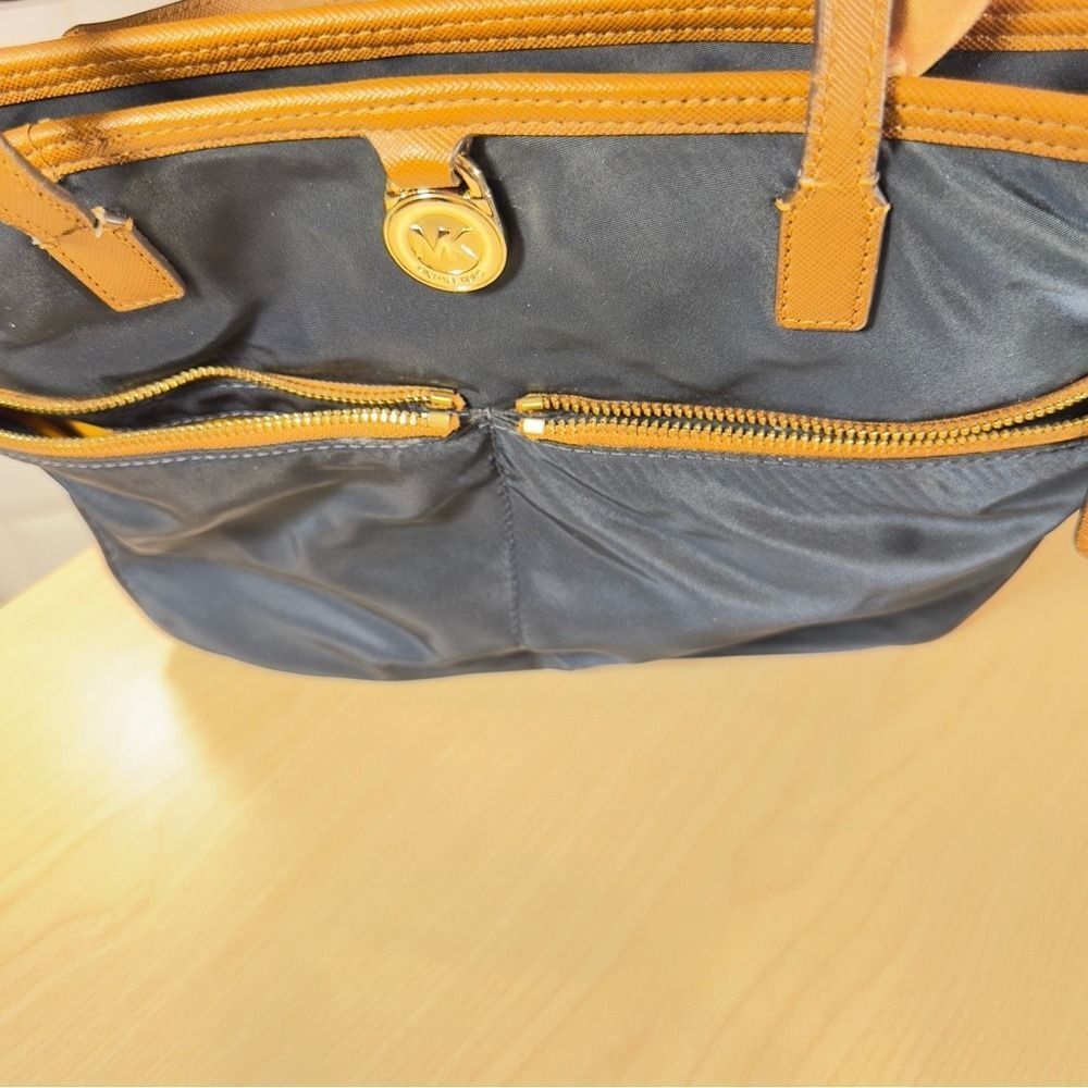 Michael Michael Kors Shoulder Bag - Picture 8 of 15